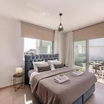 Fig Tree Bay Residences 3-jacuzzi-hotub -pool Protaras