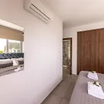 Vila Fig Tree Bay Residences 3-jacuzzi-hotub -pool Protaras