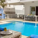 Fig Tree Bay Residences 3-jacuzzi-hotub -pool Protaras