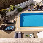 Fig Tree Bay Residences 3-jacuzzi-hotub -pool Protaras
