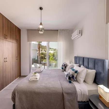 Fig Tree Bay Residences 3-jacuzzi-hotub -pool פרוטאראס