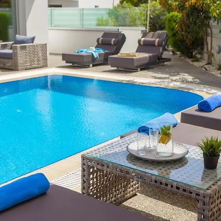 Vilă Fig Tree Bay Residences 3-jacuzzi-hotub -pool Protaras