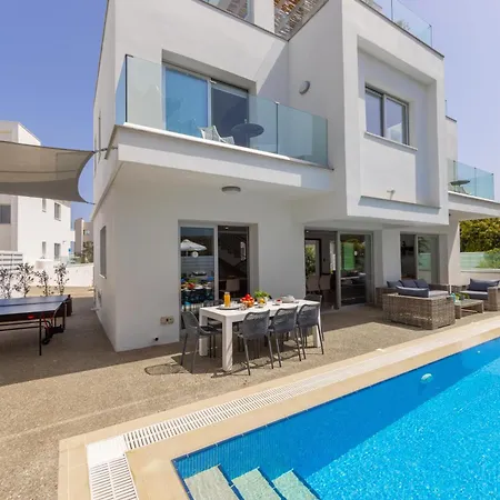 Fig Tree Bay Residences 3-jacuzzi-hotub -pool Protaras