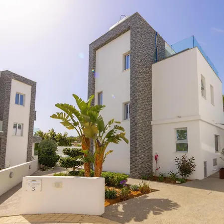 Fig Tree Bay Residences 3-jacuzzi-hotub -pool פרוטאראס