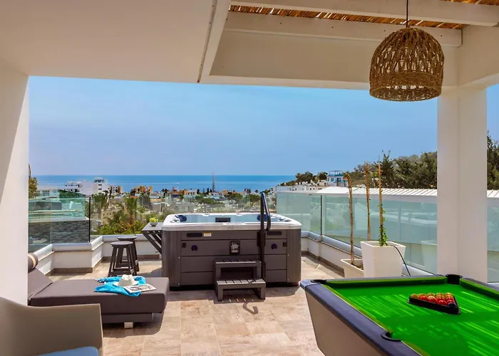 Villa Fig Tree Bay Residences 3-jacuzzi-hotub -pool Protaras