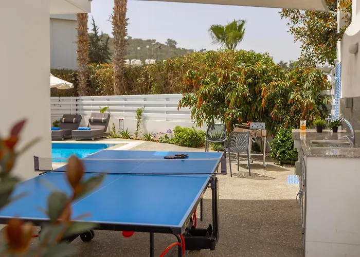 Villa Fig Tree Bay Residences 3-jacuzzi-hotub -pool Protaras