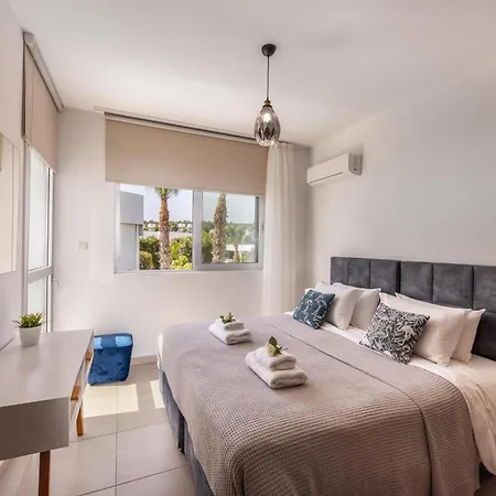 Villa Fig Tree Bay Residences 3-jacuzzi-hotub -pool Protaras