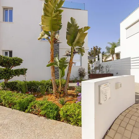 Villa Fig Tree Bay Residences 3-jacuzzi-hotub -pool Protaras