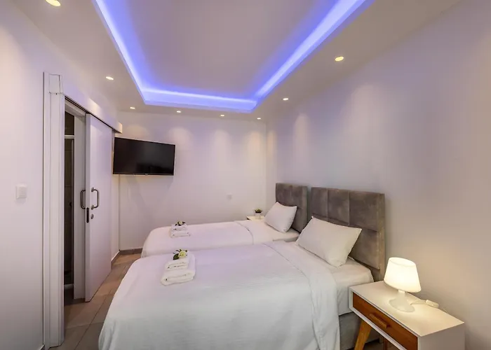 Fig Tree Bay Residences 3-jacuzzi-hotub -pool Protaras