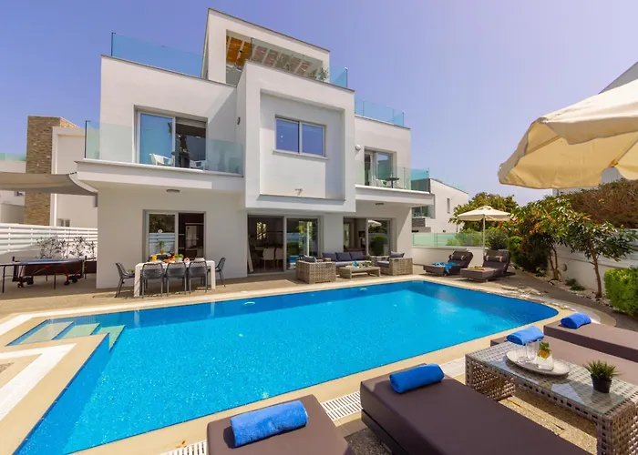 빌라 Fig Tree Bay Residences 3-jacuzzi-hotub -pool 프로타라스