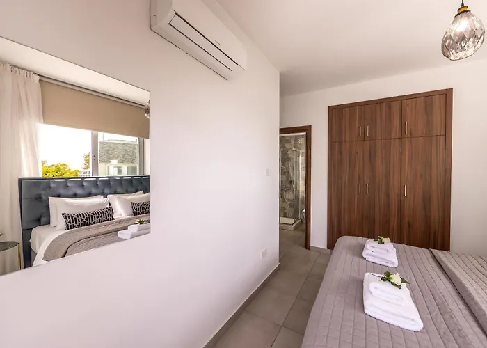 빌라 Fig Tree Bay Residences 3-jacuzzi-hotub -pool 프로타라스