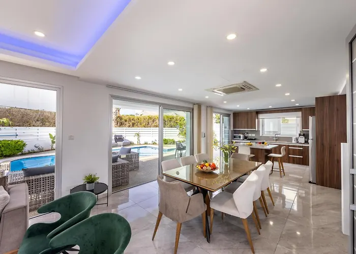 Villa Fig Tree Bay Residences 3-jacuzzi-hotub -pool