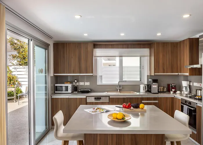 Fig Tree Bay Residences 3-jacuzzi-hotub -pool