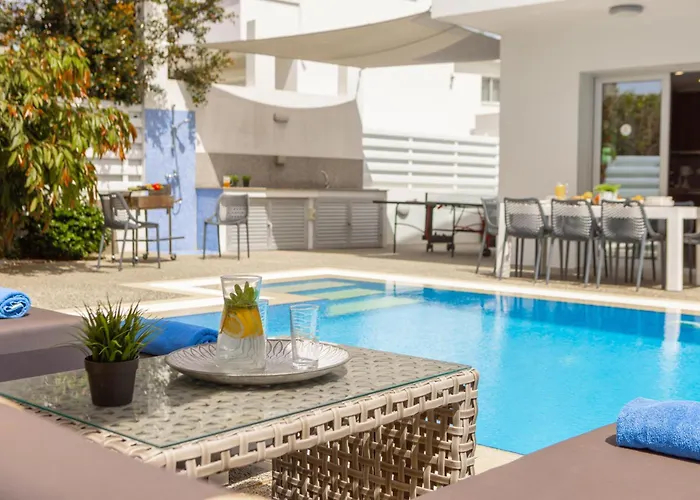 Villa Fig Tree Bay Residences 3-jacuzzi-hotub -pool Protaras