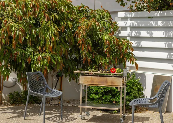 Fig Tree Bay Residences 3-jacuzzi-hotub -pool