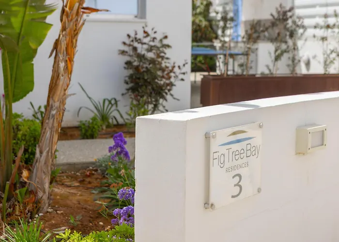 Fig Tree Bay Residences 3-jacuzzi-hotub -pool