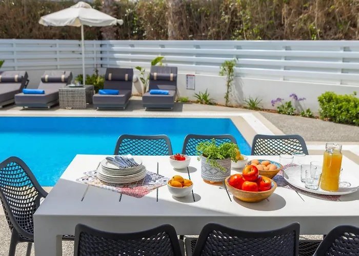 Villa Fig Tree Bay Residences 3-jacuzzi-hotub -pool Protaras