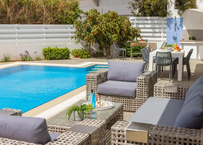 Fig Tree Bay Residences 3-jacuzzi-hotub -pool