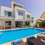 Villa Fig Tree Bay Residences 3-jacuzzi-hotub -pool Protaras